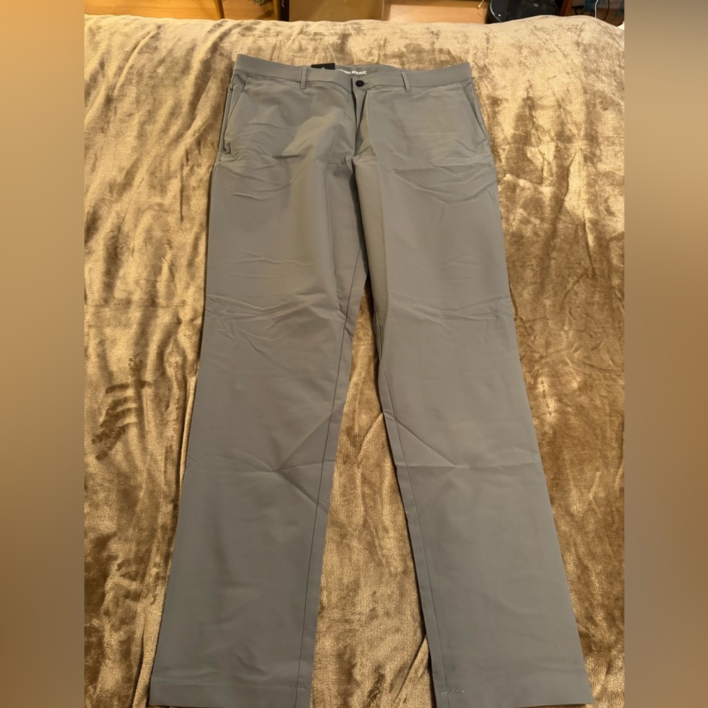 Banana Republic flat front Men's Gray Chinos